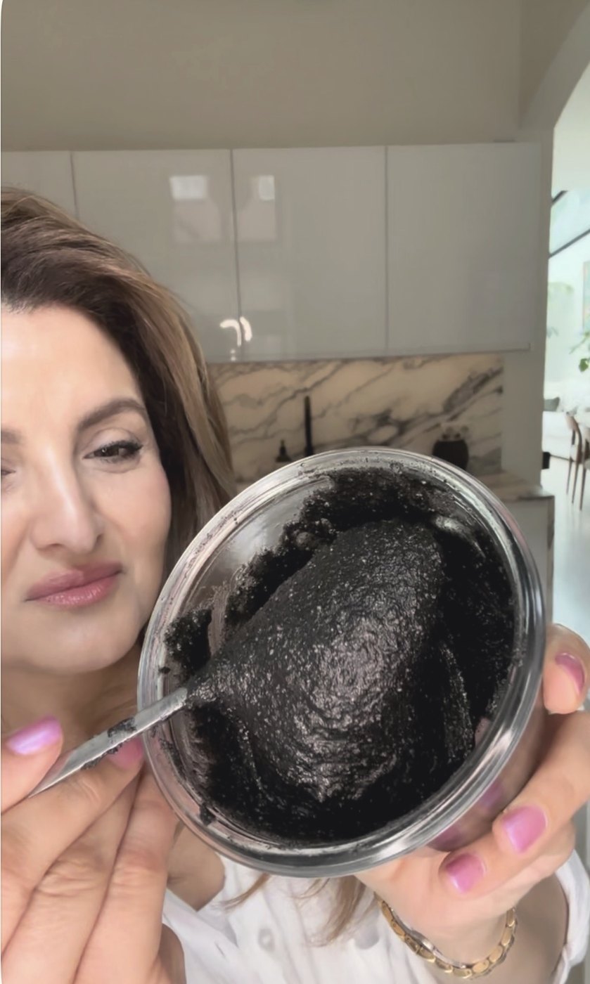 the finished black seed paste in a jar